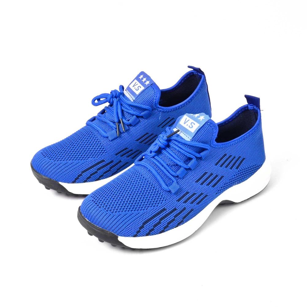 Black Camel Gripper Sports Shoes Blue